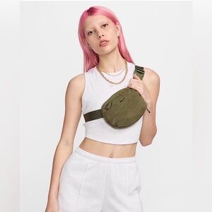 Nike Aura Crossbody Bag 2L Unisex Sportswear Bag Casual Waistpack HM6120 222 NWT